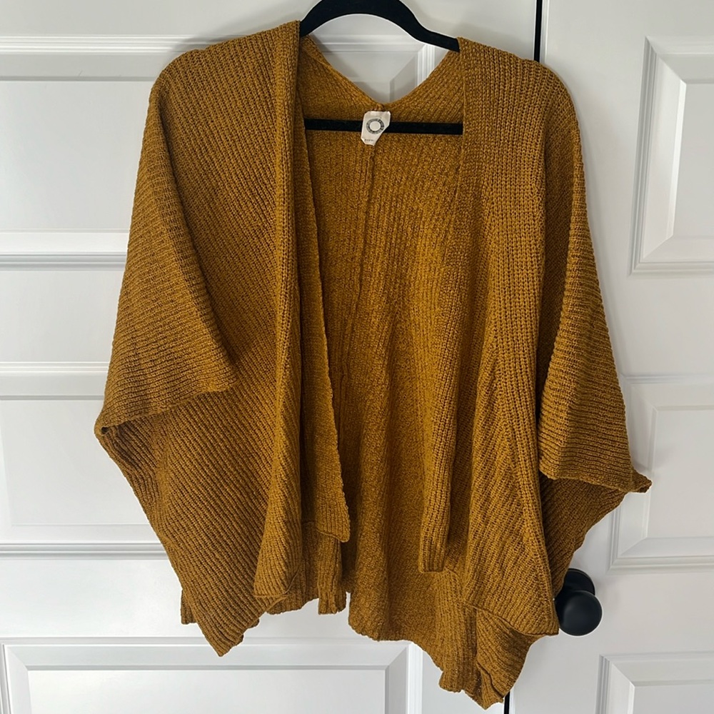 Akemi + Kin Anthropologie Mustard / Gold Poncho